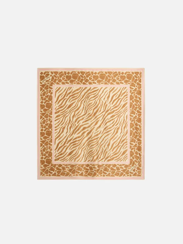 mc2-saint-barth-kitana-foulard-in-seta-stampa-animalier-beige-quadrato image 1