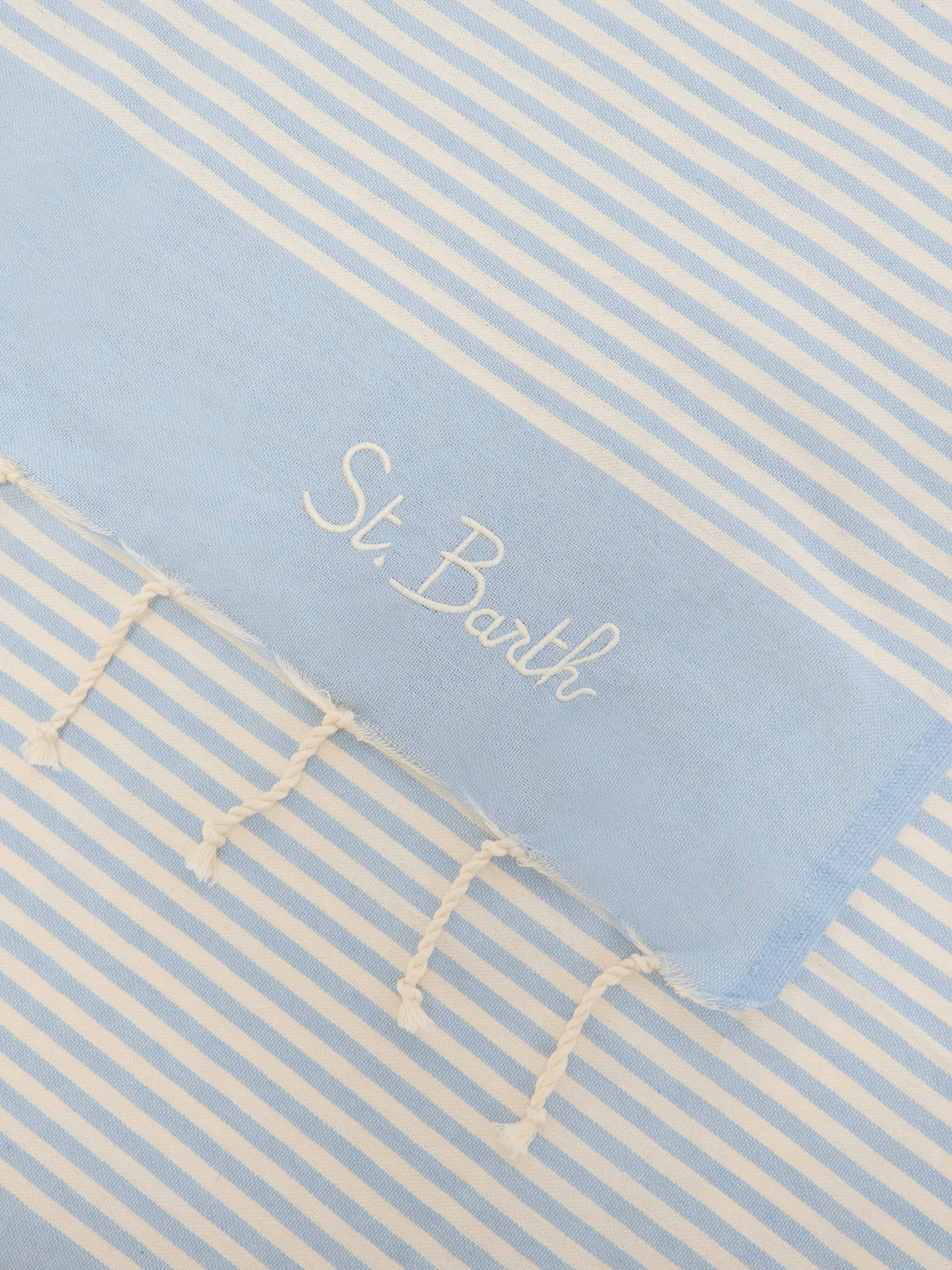 mc2-saint-barth-foutas-telo-mare-cotone-jacquard-righe-azzurre-e-bianche-con-fra image 3