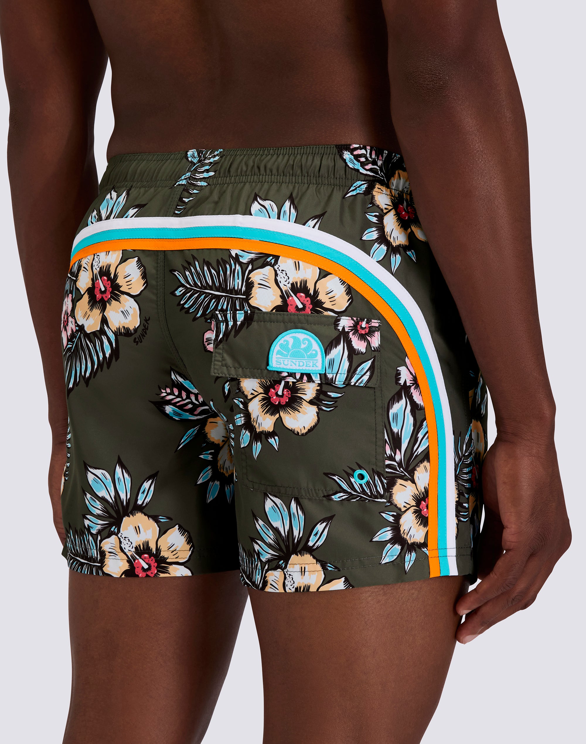 sundek-graphic-flower-costume-boxer-uomo-corto-in-repreve-riciclato image 5