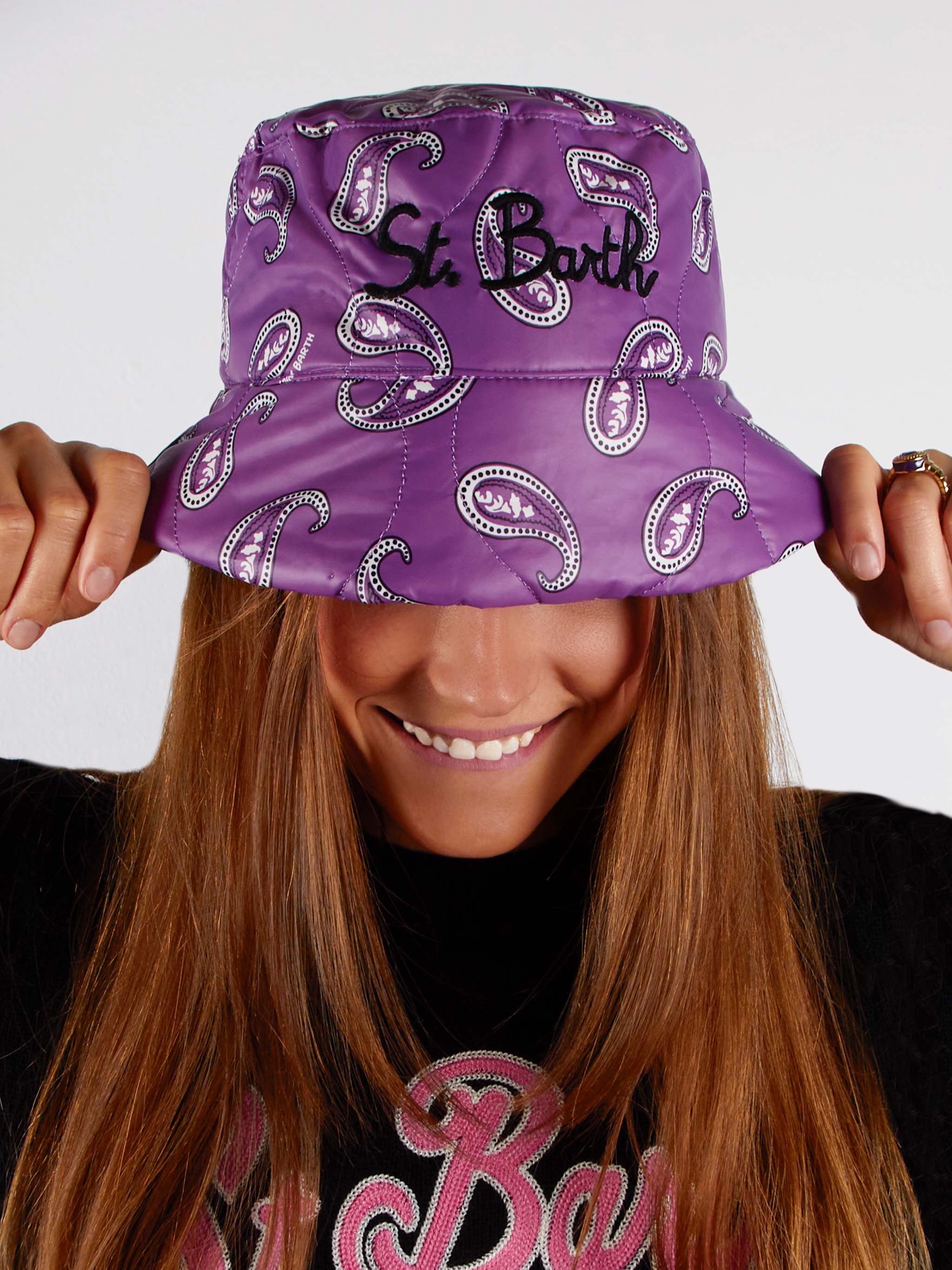 mc2-saint-barth-bucket-hat-jude-fantasia-paisley-viola-e-bianco image 2