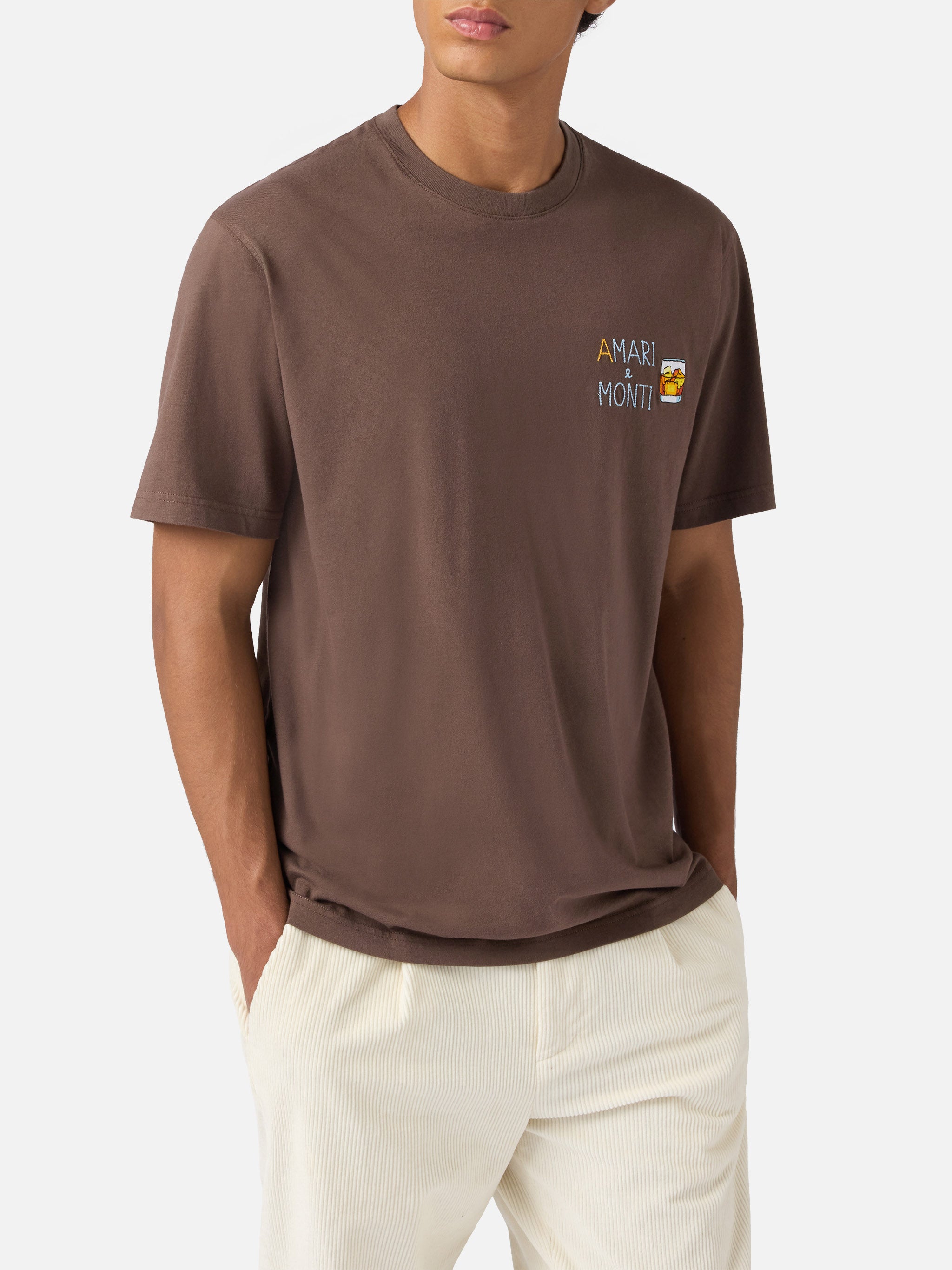 mc2-saint-barth-t-shirt-arnott-uomo-in-cotone-marrone-con-ricamo-a-mari-e-monti image 2