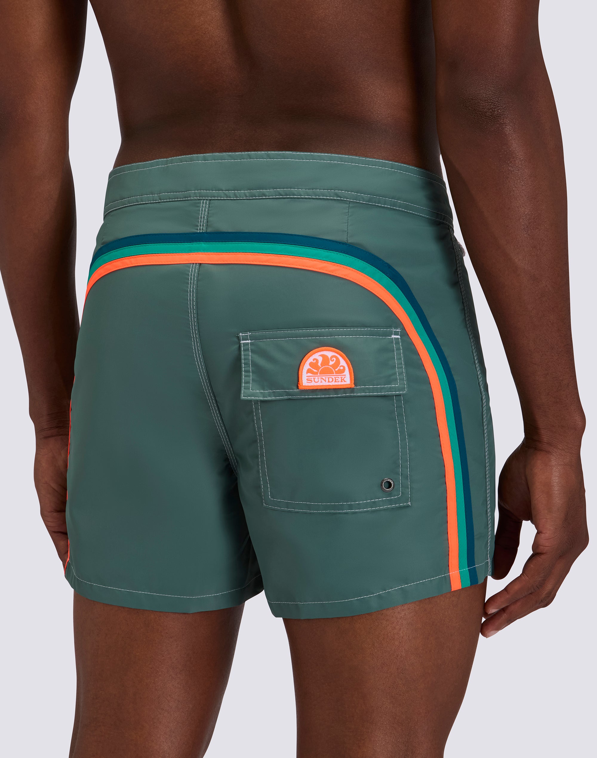 sundek-costume-mare-uomo-boxer-iconic-taffeta-rainbow-35-cm image 3