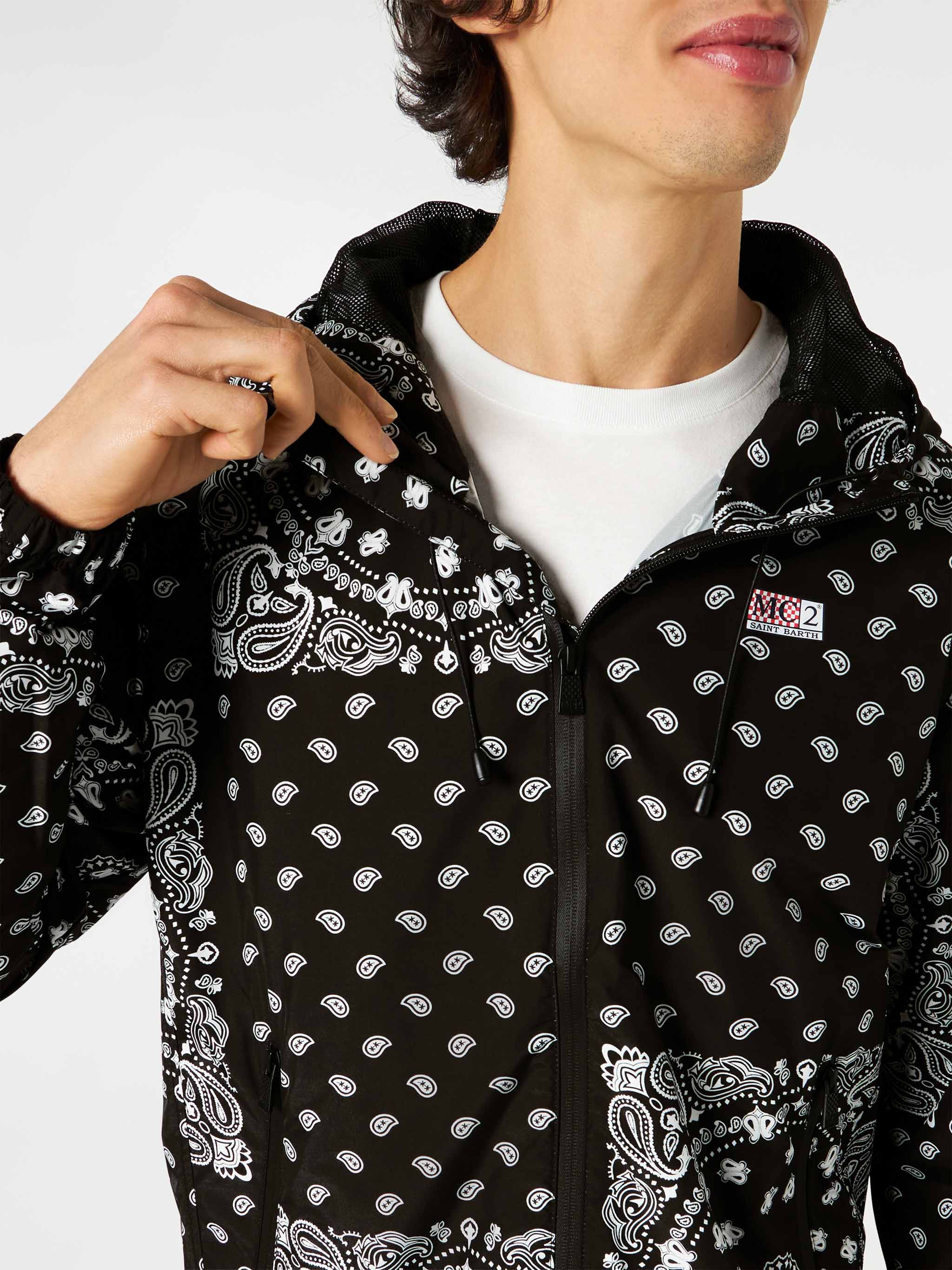 mc2-saint-barth-kauris-giacca-leggera-waterproof-stampa-bandana-nera-uomo image 2