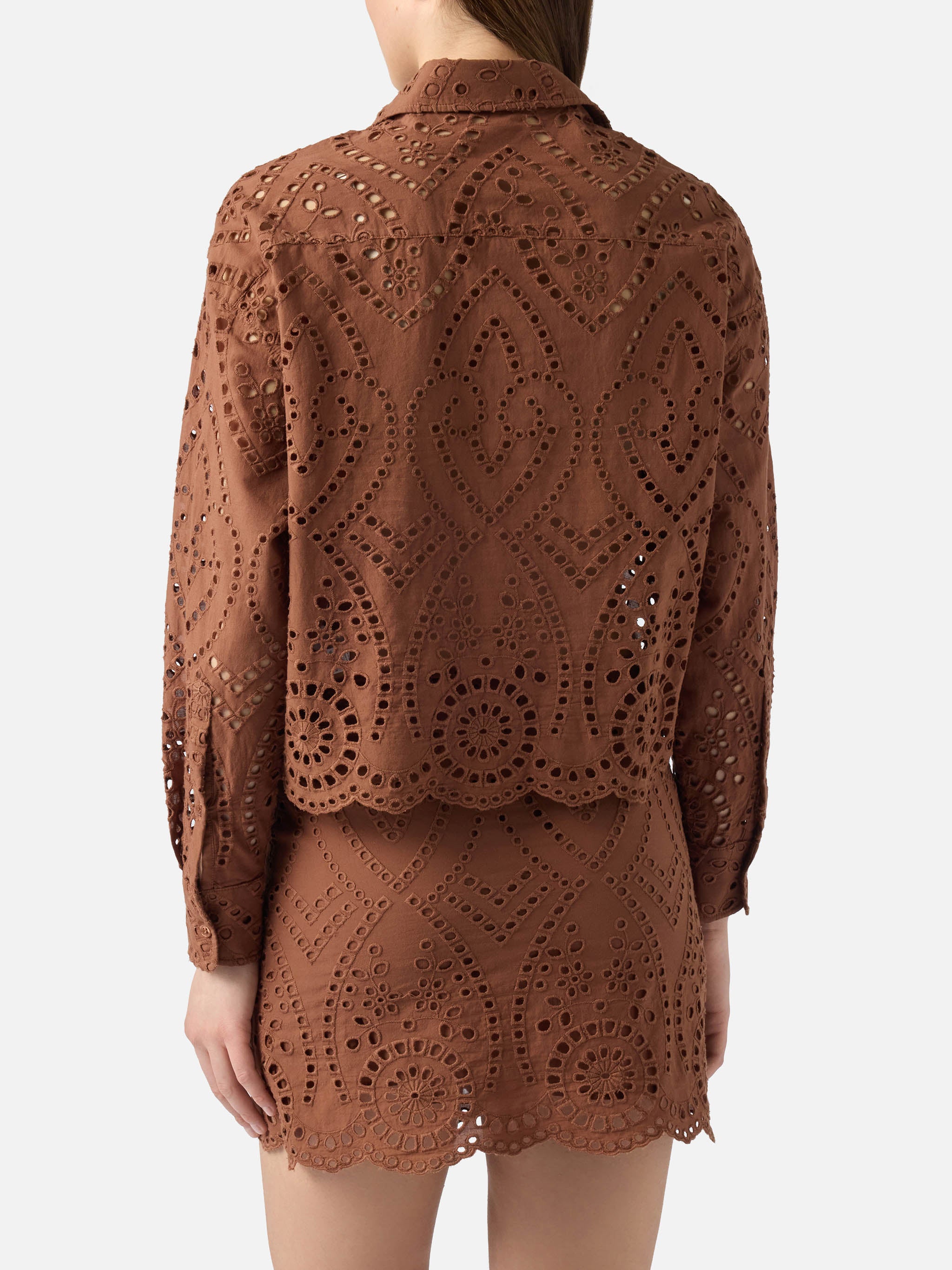 mc2-saint-barth-oriane-camicia-crop-donna-marrone-in-cotone-sangallo image 3