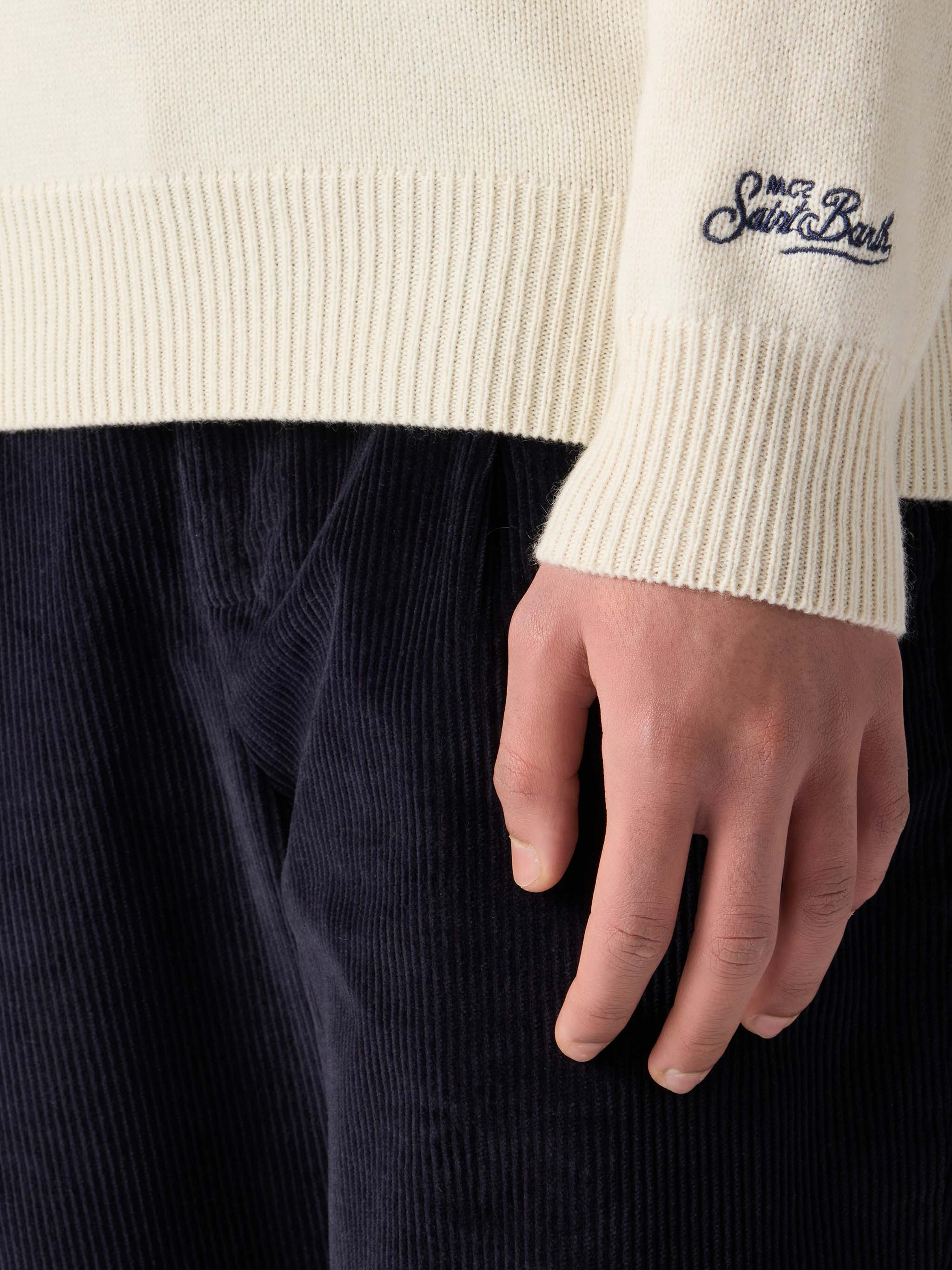 mc2-saint-barth-heron-maglia-girocollo-uomo-bianca-misto-cashmere-ricamo-settima image 4
