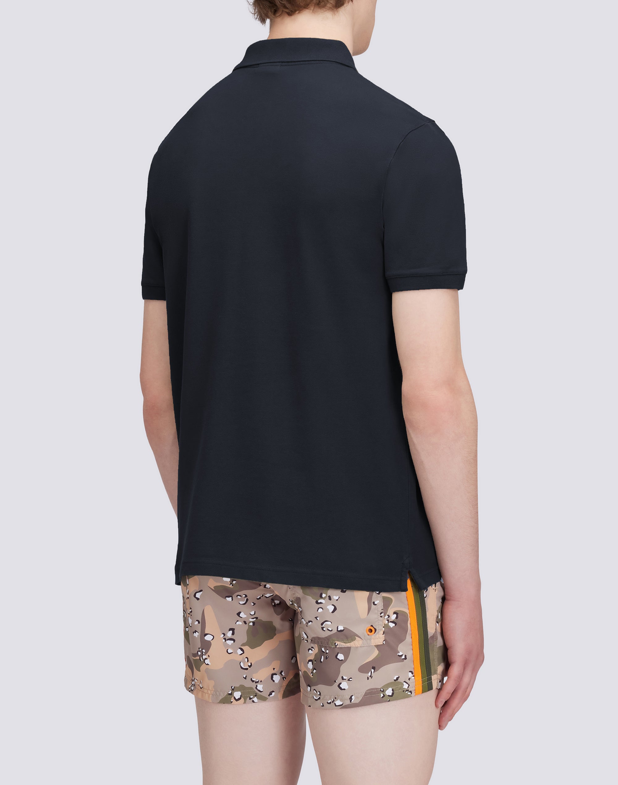 sundek-polo-uomo-in-cotone-piquet-stretch-con-patch-arcobaleno image 2