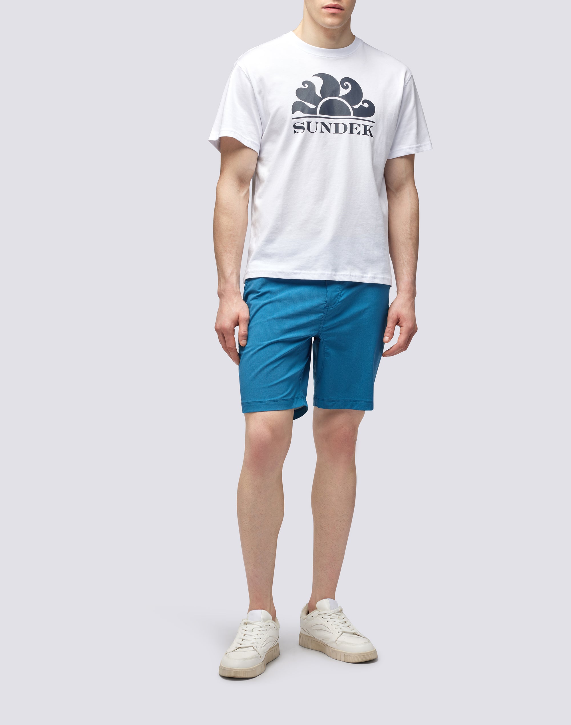 sundek-t-shirt-uomo-girocollo-in-cotone-con-maxi-logo-stampato-2 image 4
