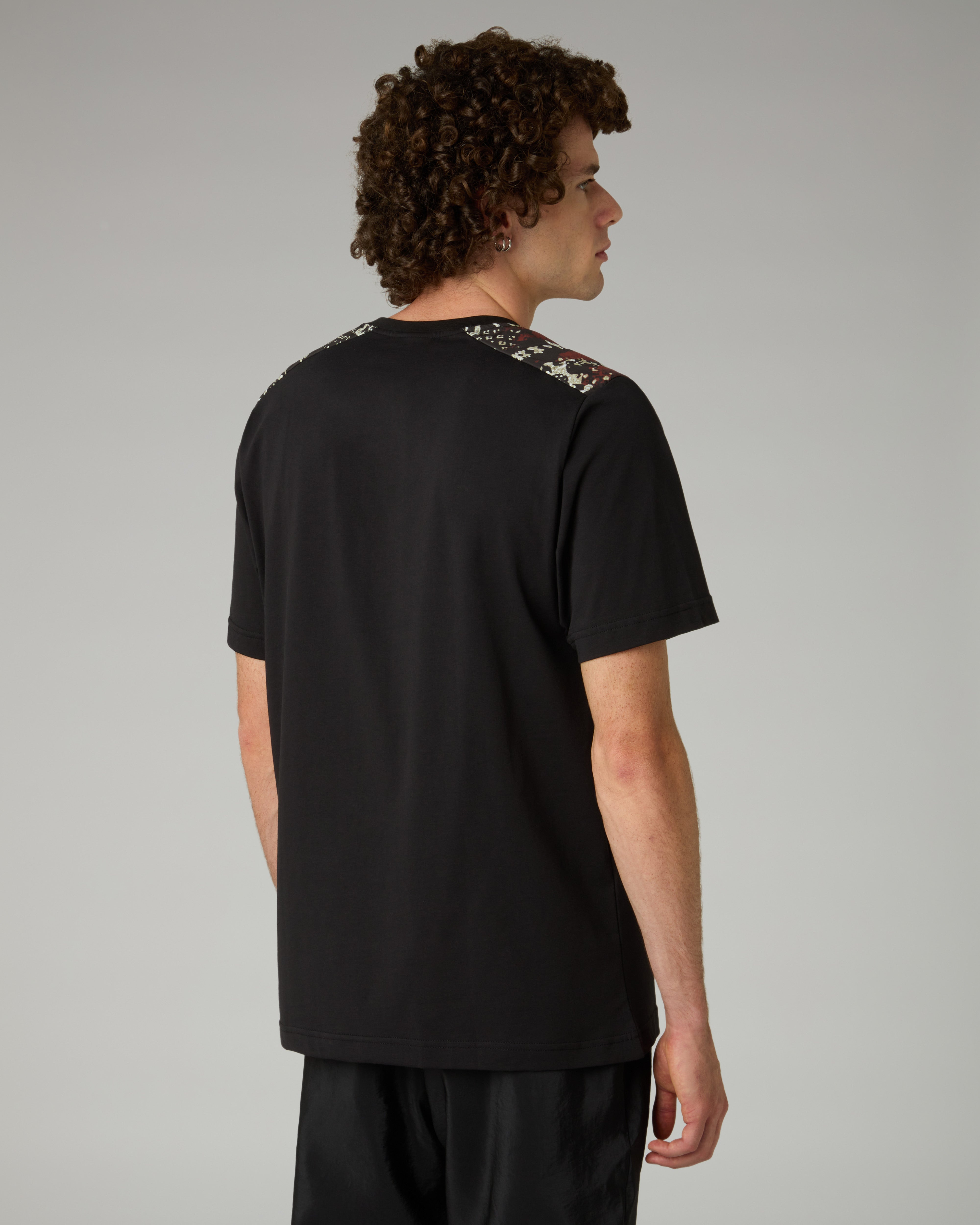 australian-arak-t-shirt-in-cotone-inserti-smash-sulle-spalle image 3