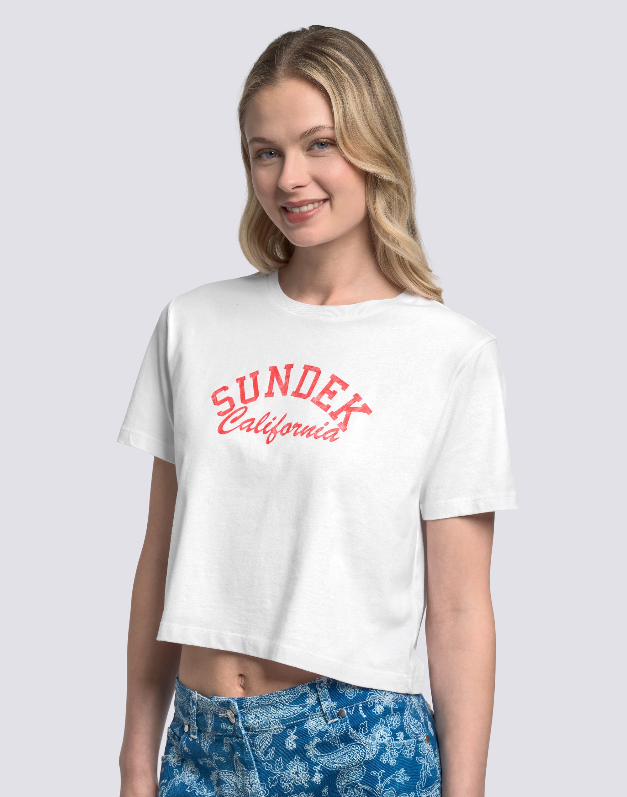 sundek-w748tejs000-t-shirt-donna-cropped-vintage-wash-logo-california-3 image 4