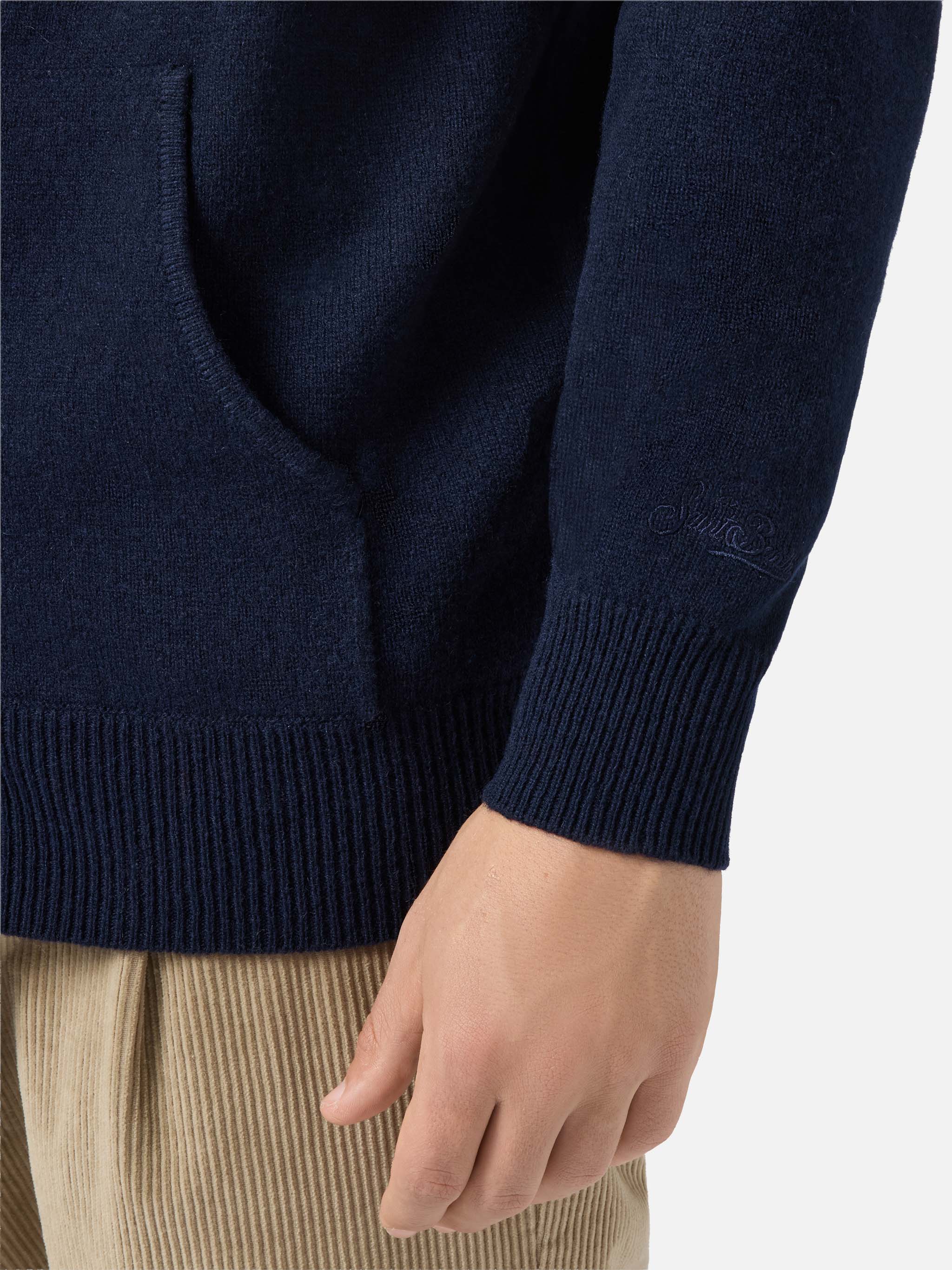 mc2-saint-barth-felpa-con-cappuccio-notting-in-100-lambswool-blu-notte image 4