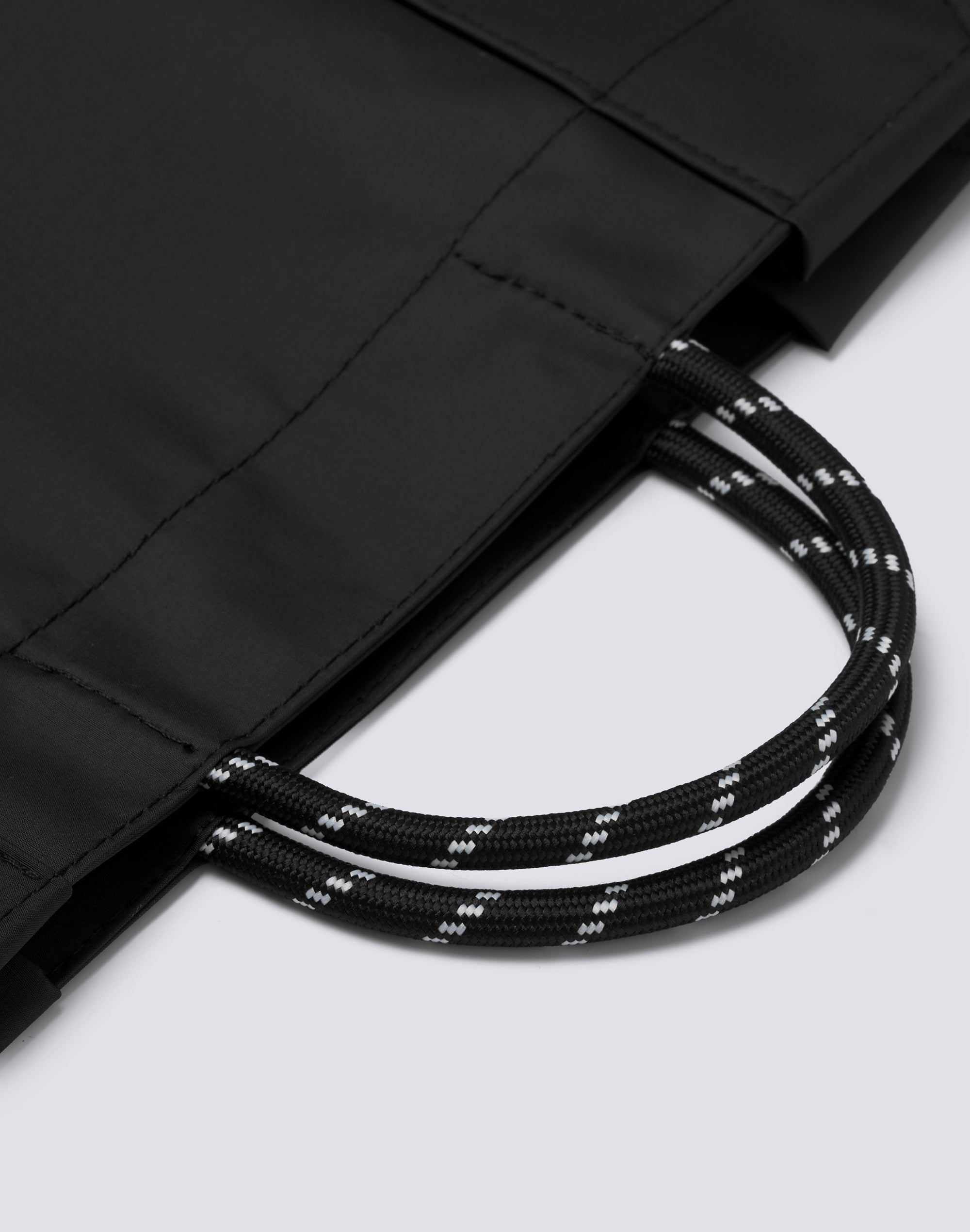 sundek-am003abn7900-weekend-bag-in-tessuto-ripstop-nera image 3