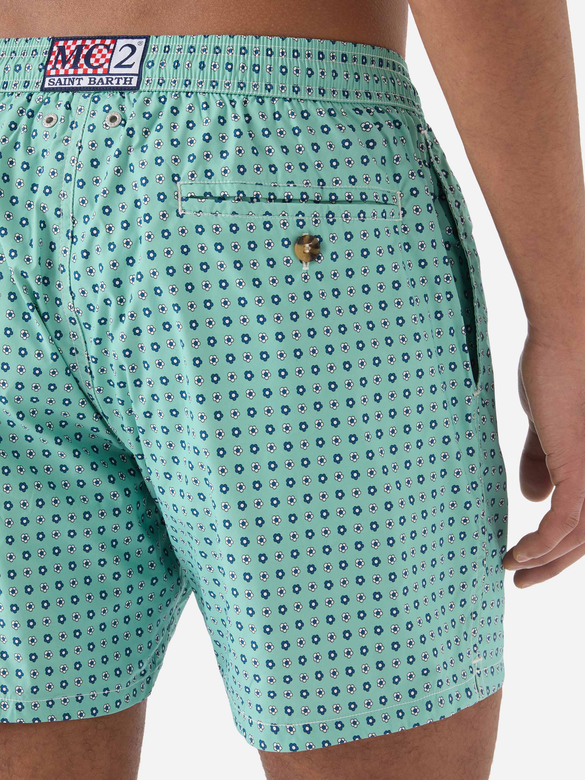 mc2-saint-barth-lighting-micro-costume-mare-uomo-verde-stampa-geometrica image 6