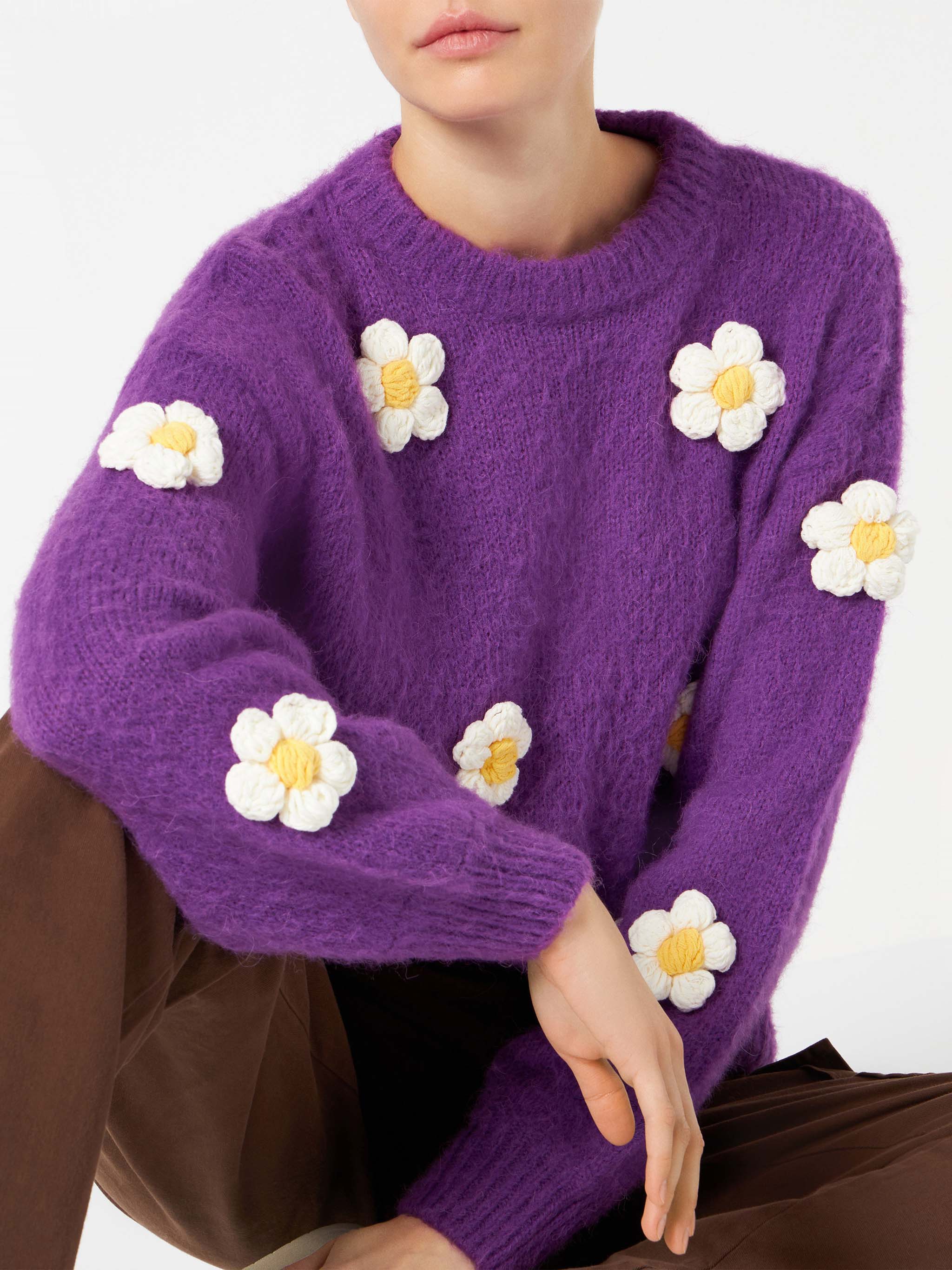mc2-saint-barth-danya-soft-maglione-girocollo-viola-con-applicazioni-margherite image 2