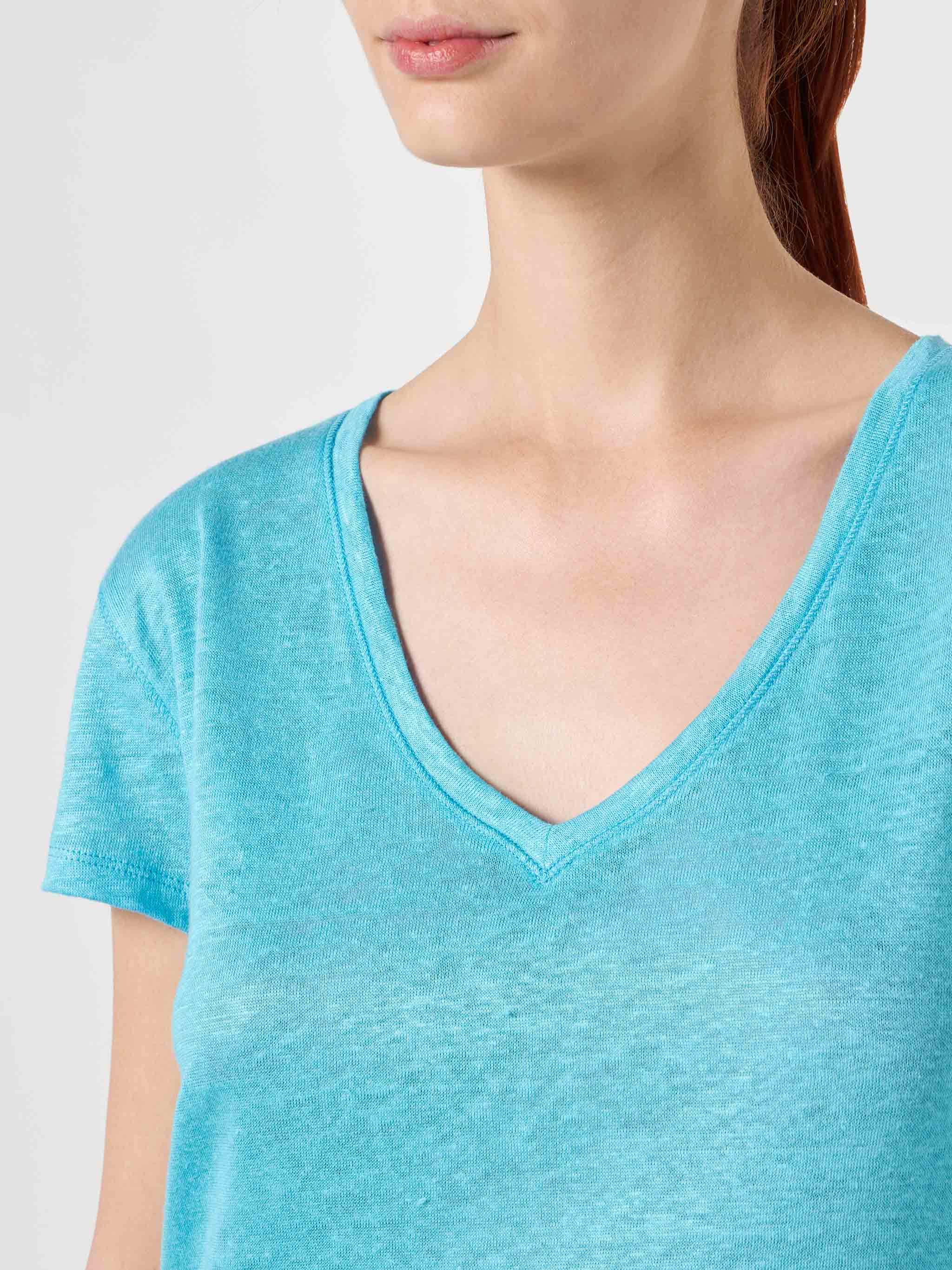 mc2-saint-barth-eloise-t-shirt-donna-in-lino-turchese-scollo-a-v image 2