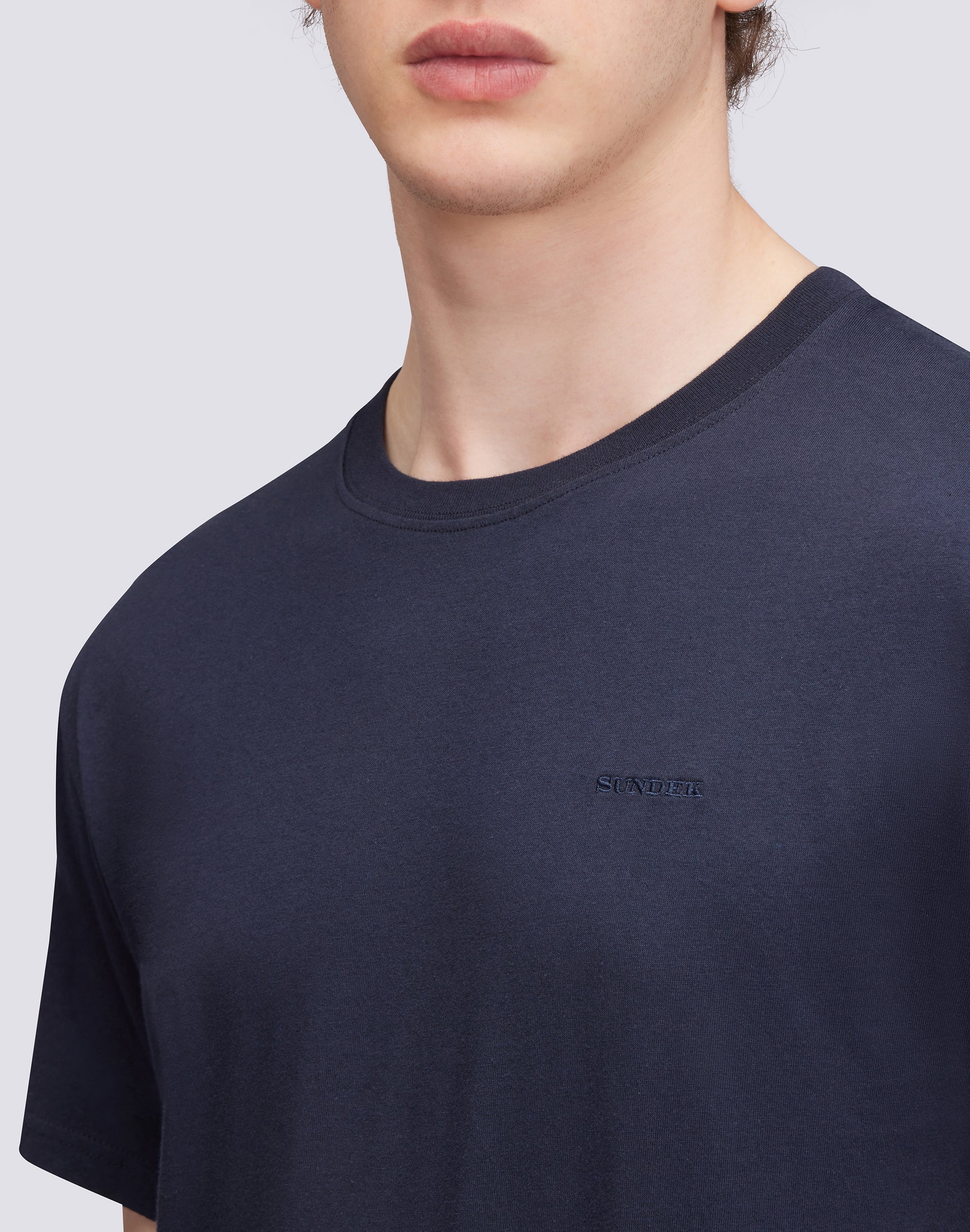 sundek-t-shirt-uomo-tinta-unita-con-ricamo-mezza-manica image 2
